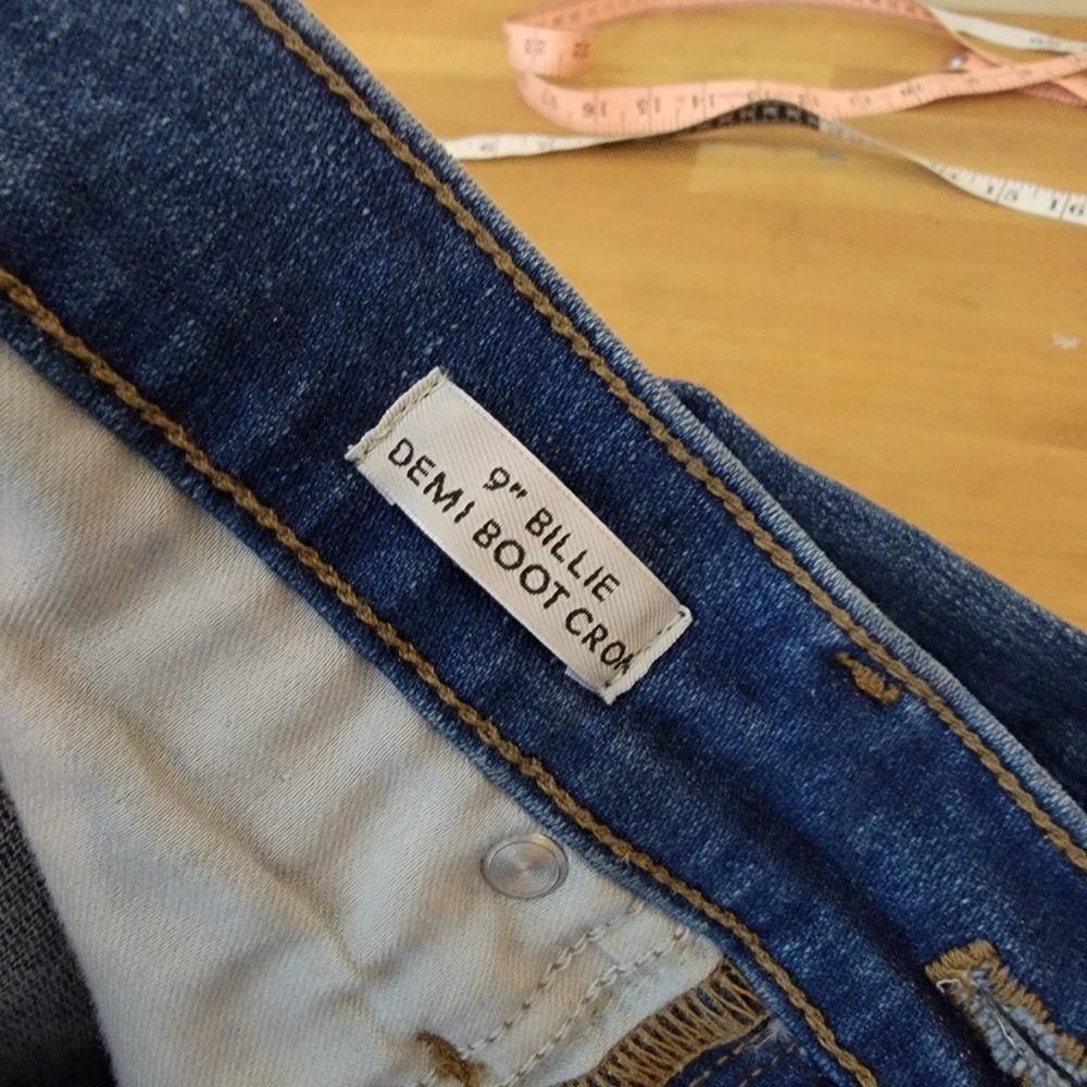 J Crew 9" Billie Demi Boot Crop Jean In Homestead Wash 26 - Picture 5 of 14